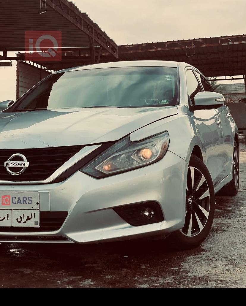 نيسان ألتيما